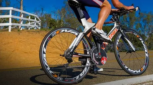 Clujean arestat preventiv după ce a jefuit un polonez de 73 de ani aflat în turul României pe bicicletă