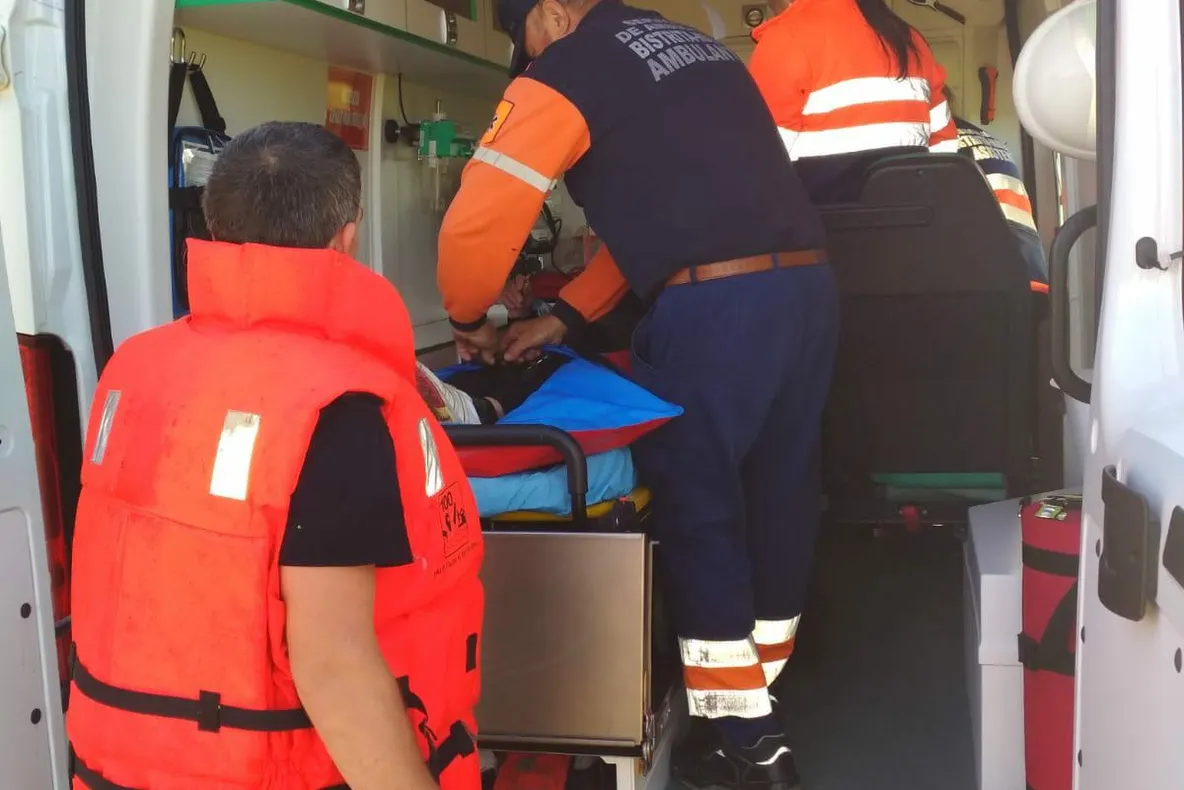 FOTO  | Bătrână de 80 de ani, căzută în Someşul Mare, salvată de pompieri