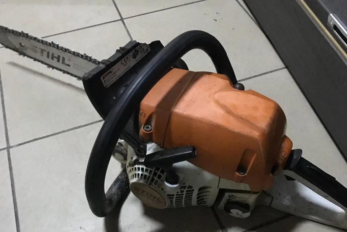 FOTO | Trei bărbaţi acuzaţi de mai multe furturi! Au creat un prejudiciu de 25.600 lei