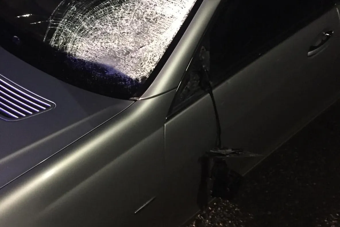 FOTO | Un bărbat şi-a pierdut viaţa, în prima zi a Anului Nou, într-un accident rutier