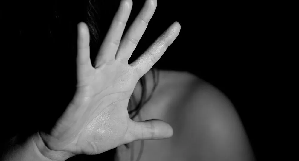 Coşmar pentru o tânără de 22 de ani! A fost violată în propria locuinţă, iar agresorul a fost prins după aproape o lună