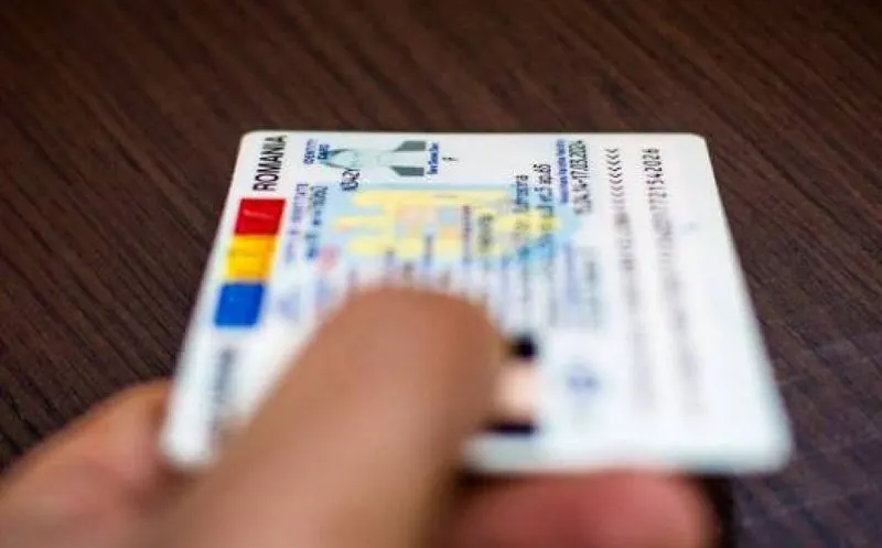 O echipă de funcţionari ai Direcţiei Judeţene de Evidenţă a Persoanelor Cluj, la dispoziţia cetăţenilor din comuna Apahida