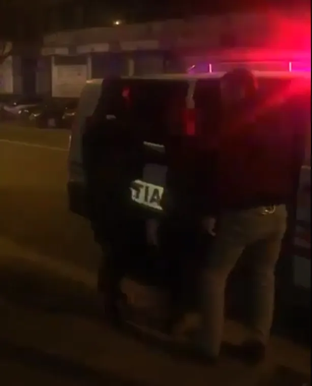 VIDEO | Bărbat urmărit în trafic de mai multe echipaje de Poliţie! Acesta furase o maşină cu care a încercat să fugă de oamenii legii