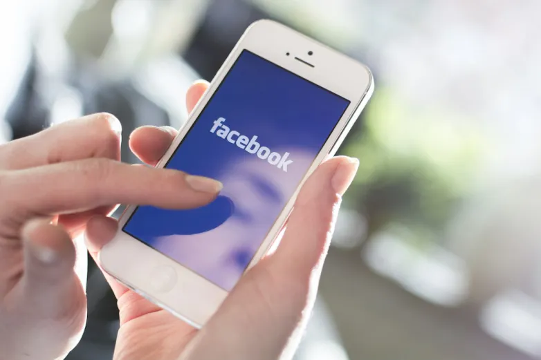Bărbat din Dej condamnat la închisoare după ce a postat poze deocheate cu o femeie pe Facebook
