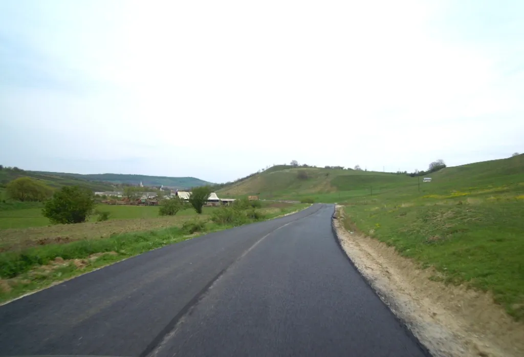 FOTO | A fost finalizată asfaltarea drumului județean 161B Călărași – Călărași Gară