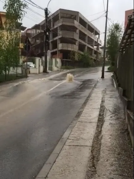 Stradă surpată în Cluj-Napoca