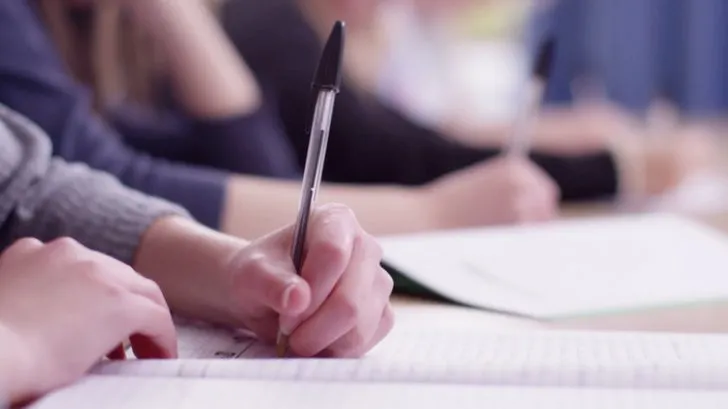 Elevii clujeni care au obţinut media 10 la BAC şi Evaluarea Naţională, premiaţi de municipalitate