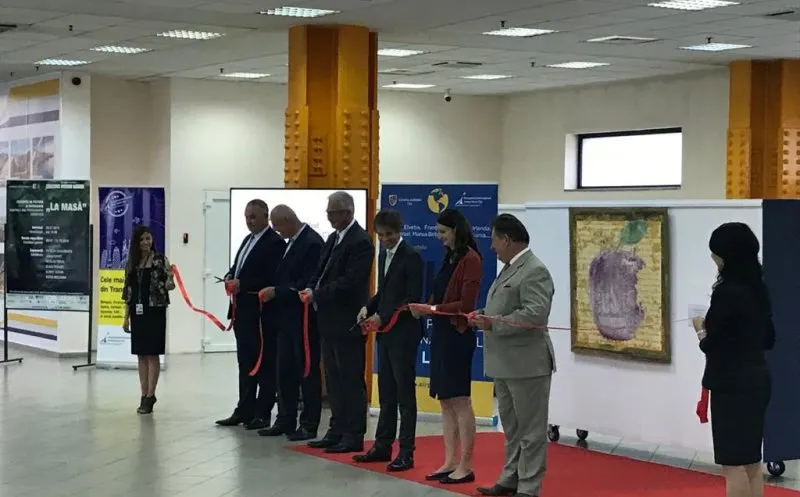 Aeroportul Internațional „Avram Iancu” Cluj găzduieşte expoziția de pictură şi fotografie „La masă”