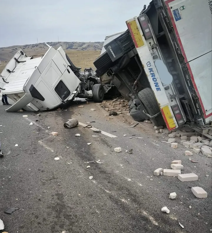 VIDEO | Accident grav pe Autostrada A10 Sebeş – Turda! O victimă a fost preluată cu elicopterul SMURD