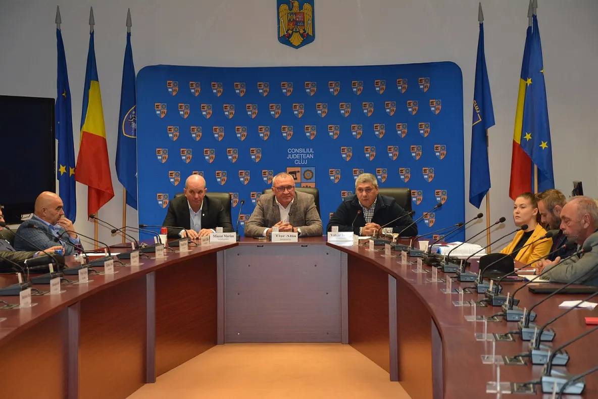 Stadiul la zi al licitației pentru colectarea și transportul deșeurilor, analizat în cadrul ședinței ADI Eco-Metropolitan