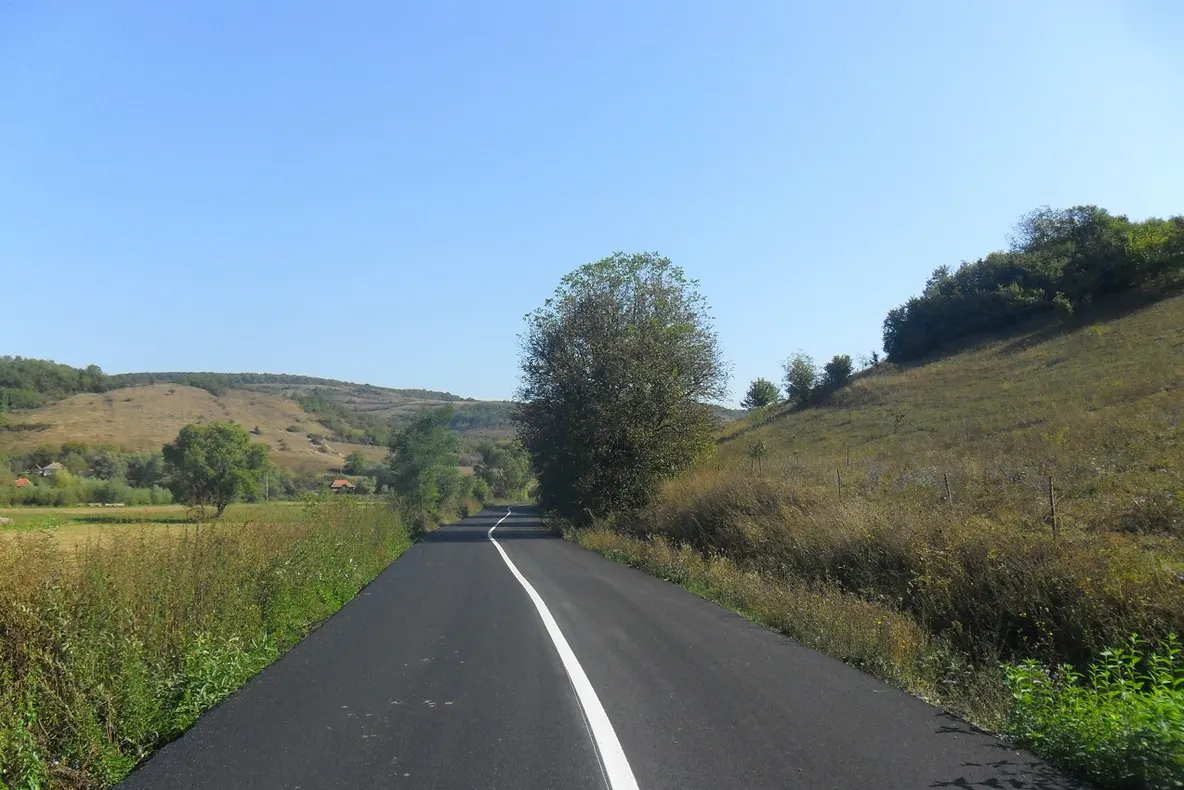 FOTO | Lucrările de asfaltare pe drumul județean 161K (DN 16) – Bărăi – Sava – Mureşenii de Câmpie au fost finalizate