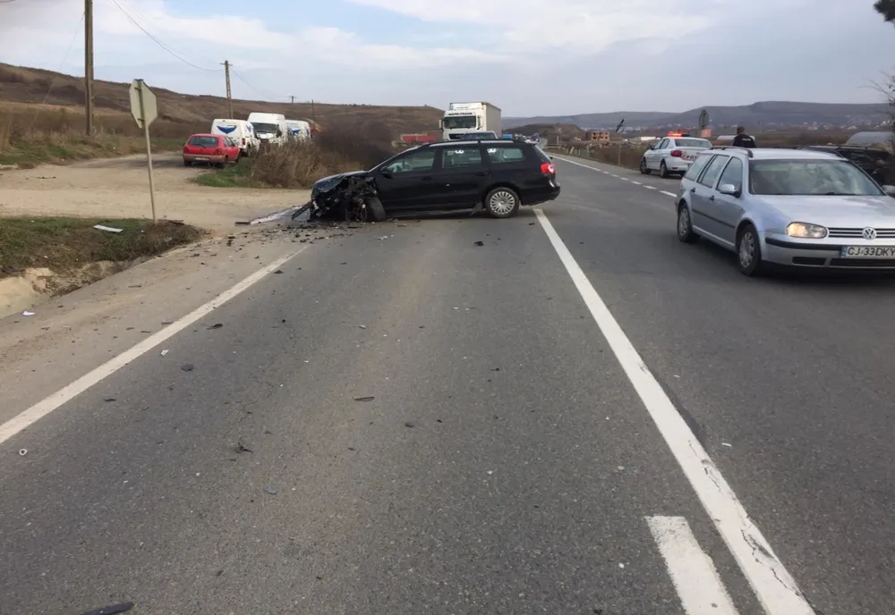 FOTO | Accident pe centura Clujului! Doi bărbaţi au fost răniţi 