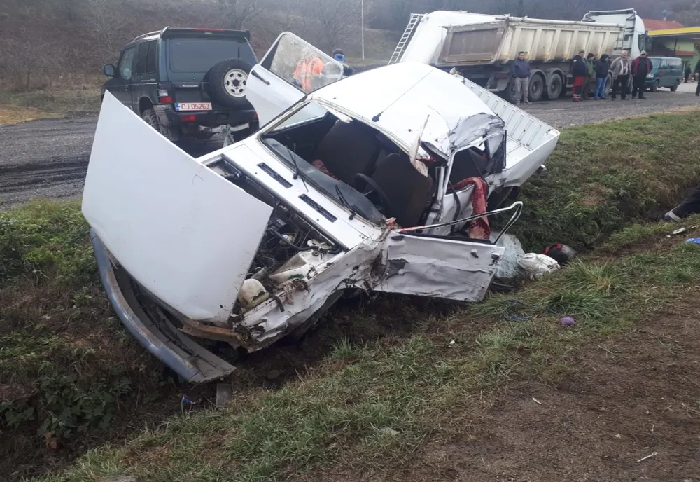 VIDEO | Accident grav în Cluj: doi oameni nevinovaţi au murit! A fost solicitat şi un elicopter SMURD