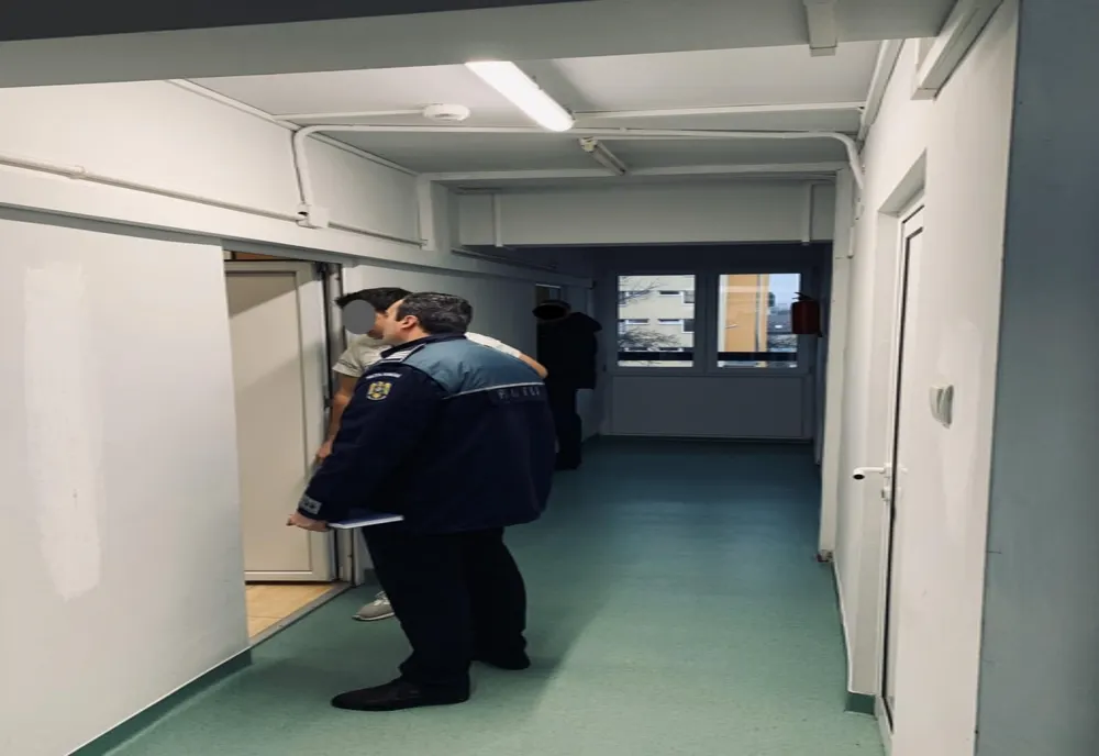 900 de studenţi români şi străini au fost legitimaţi de poliţiştii clujeni în cadrul unei ample acţiuni (FOTO)