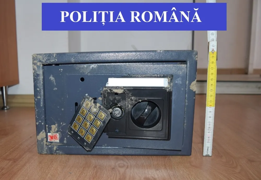 (FOTO) Jaf la o sală de "păcănele". Au furat seiful cu bani 