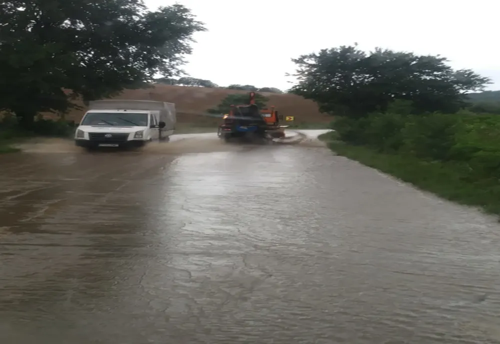 Trafic îngreunat între Cluj-Napoca şi Turda din cauza precipitaţiilor abundente