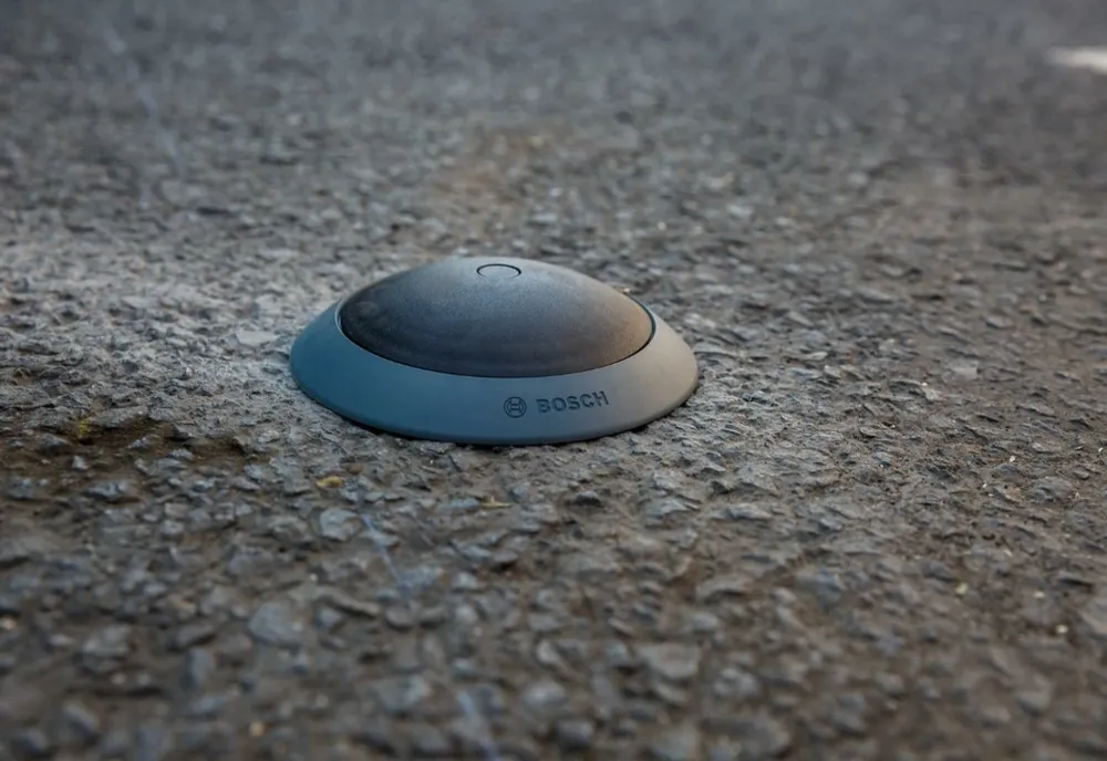 FOTO | Premieră la Cluj-Napoca: Locurile libere de parcare din zona istorică identificate direct de pe telefon, cu ajutorul senzorilor 