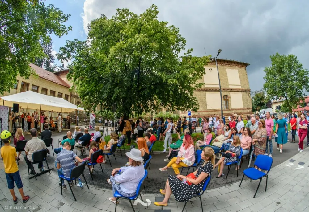 „Muzica vindecă” în curtea spitalului Spitalul Clinic Județean de Urgență Cluj-Napoca