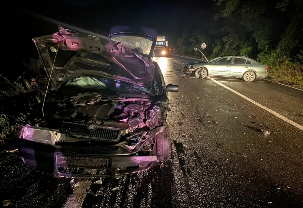 FOTO | Accident între Cluj şi Oradea! Două persoane rănite