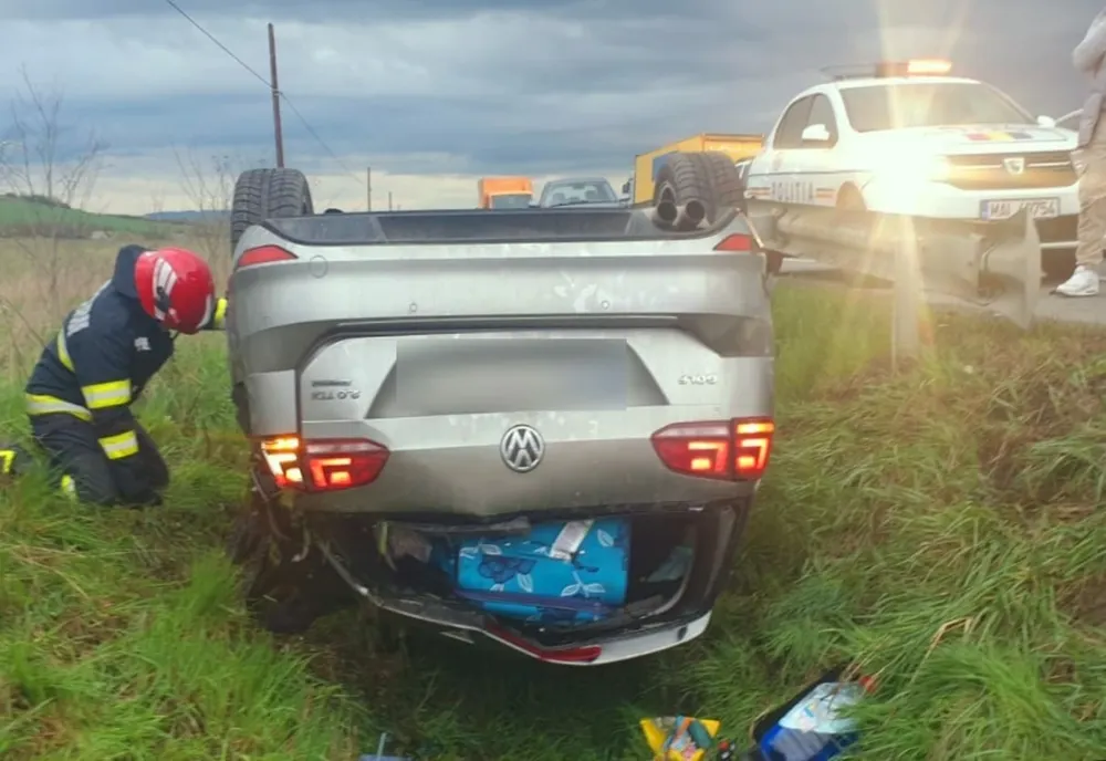 Doi adulţi şi doi copii au ajuns la spital în urma unui accident petrecut pe DN1C (FOTO)
