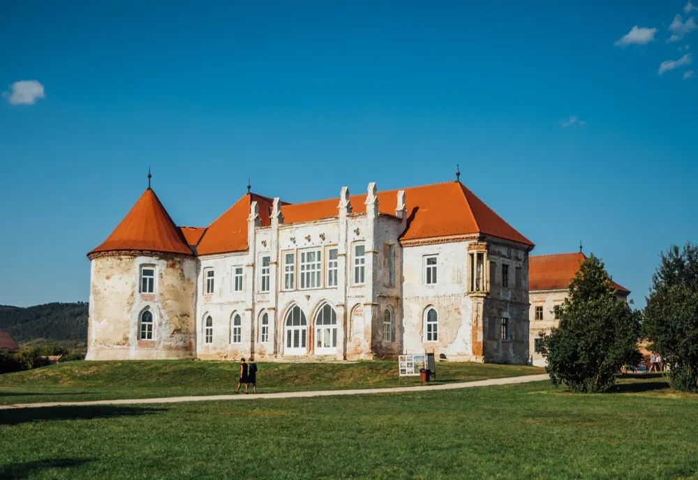 Ziua Internațională a Monumentelor și Siturilor marcată la Castelul Banffy printr-o serie de activităţi