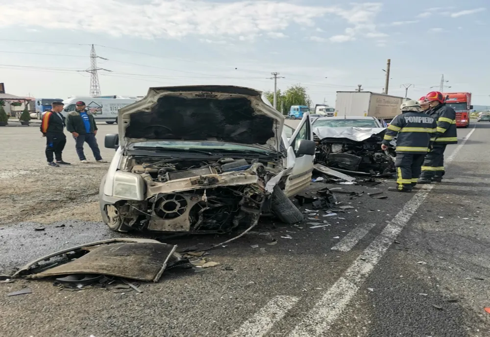 Accident cu două maşini la ieşire din Turda! Un bărbat a fost rănit (FOTO)