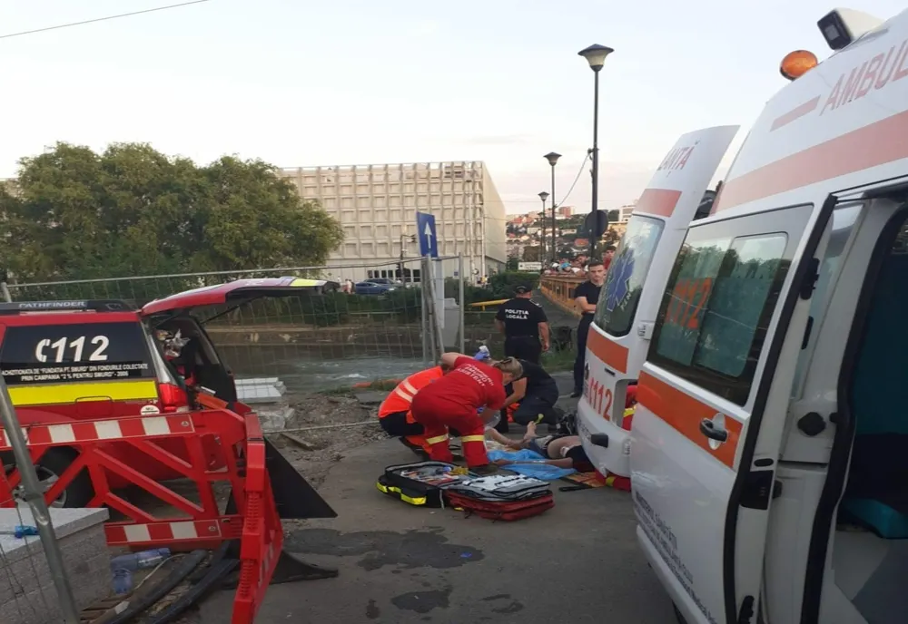 Bărbat înecat în Someș în Cluj-Napoca! Medicii au reuşit să îl readucă la viaţă (FOTO)
