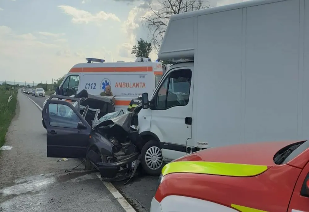 Grav accident rutier în judeţul Cluj! Bărbat în stare gravă preluat de elicopterul SMURD (FOTO)