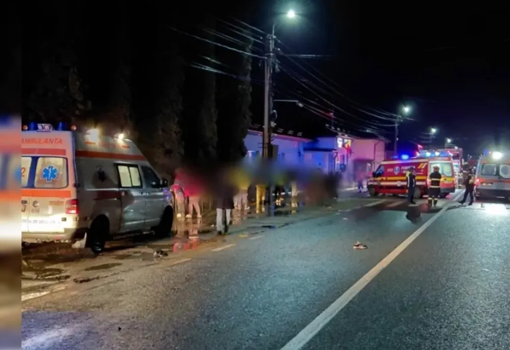 Accident violent în Cluj. Trei tineri au fost spulberaţi pe trecerea de pietoni de un şofer băut