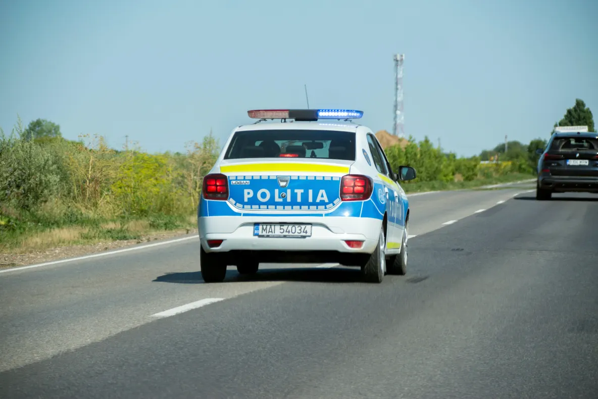 Un bărbat de 59 de ani și-a ucis fratele în Bușteni. Chiar el a anunțat poliția despre crimă