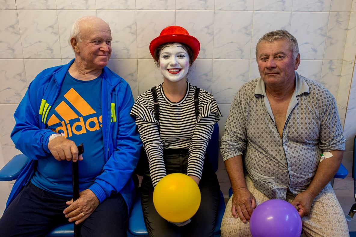 FOTO | Proiectul "Terapie prin Artă" ajunge, din nou, în spitalele clujene