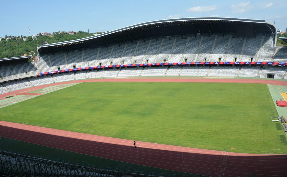 FOTO | Gazonul de pe Cluj Arena se prezintă în condiții excelente pentru marele meci dintre Generația de Aur a României și Legendele Barcelonei