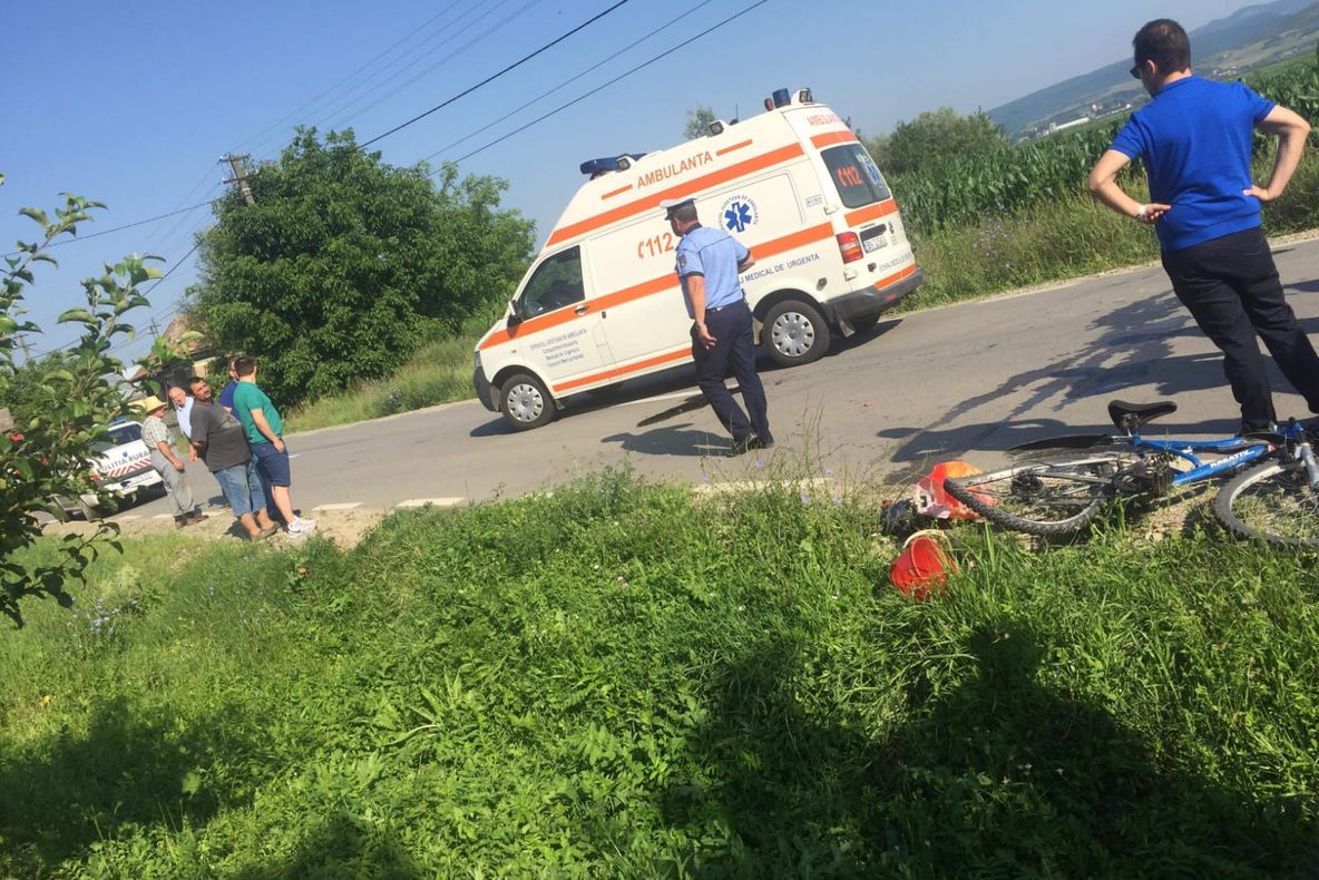 FOTO | Biciclist beat lovit de maşină