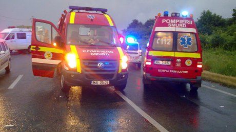 Accident în Nima! Impact între o maşină şi o autoutilitară