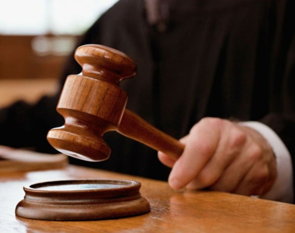 Femeia din Cluj acuzată că a făcut sex cu un minor de 12 ani a fost trimisă în judecată! Ce pedeapsă poate primi