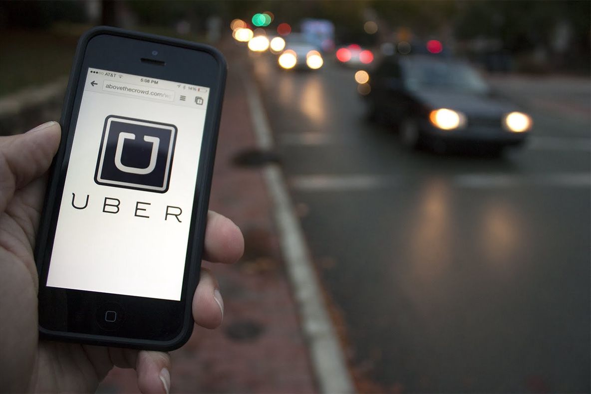 Victorie în instanţă a taximetriştilor din Cluj împotriva UBER