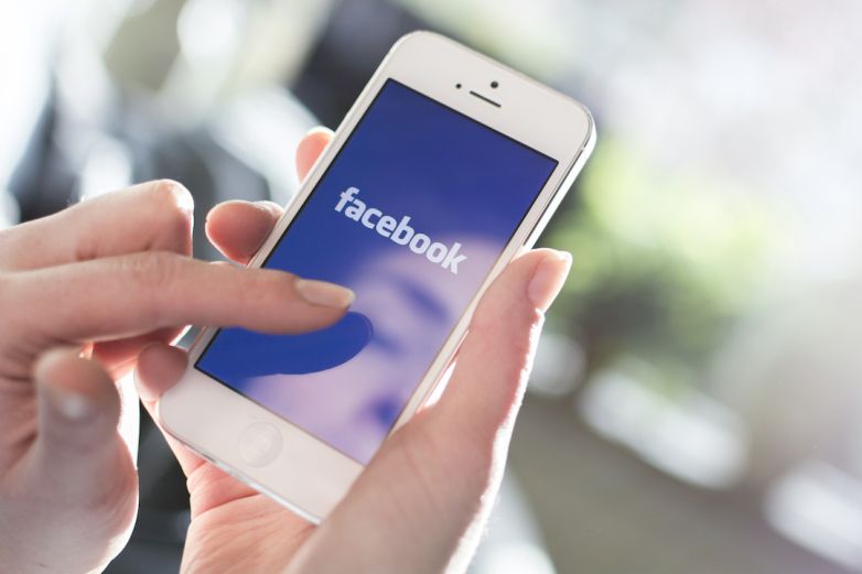 Bărbat din Dej condamnat la închisoare după ce a postat poze deocheate cu o femeie pe Facebook