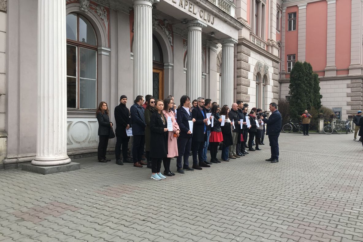 Zeci de magistrați au protestat din nou la Cluj
