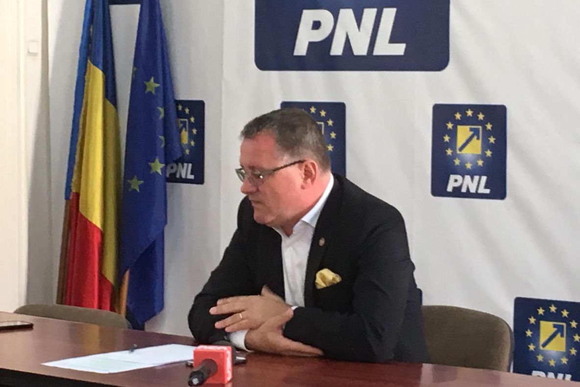 Adrian Oros: Zeci de fermieri riscă falimentul din cauza neplății subvențiilor