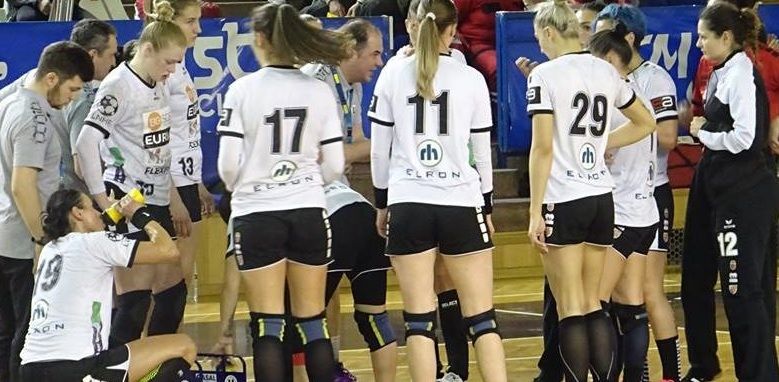 Handbal feminin: Universitatea Cluj, egalitate cu Dacia Mioveni