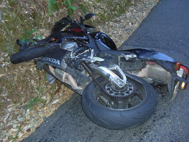 Accident în Apahida! Un motociclist a fost rănit după impactul cu o maşină