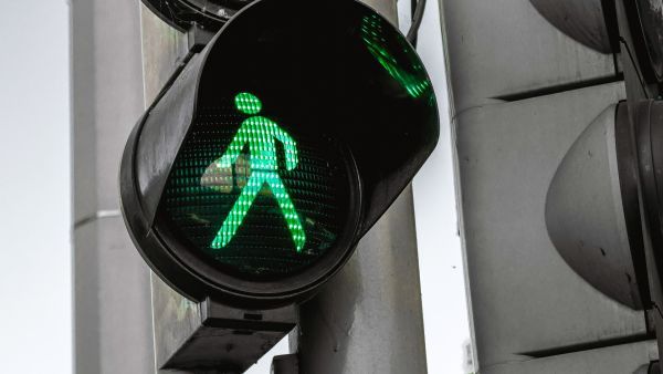 Trecere de pietoni relocată şi semafor pus în funcţiune în zona gării Cluj-Napoca