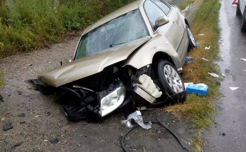 Trei persoane au ajuns la spital în urma unui accident între Dej şi Gherla. Şoferul consumase alcool