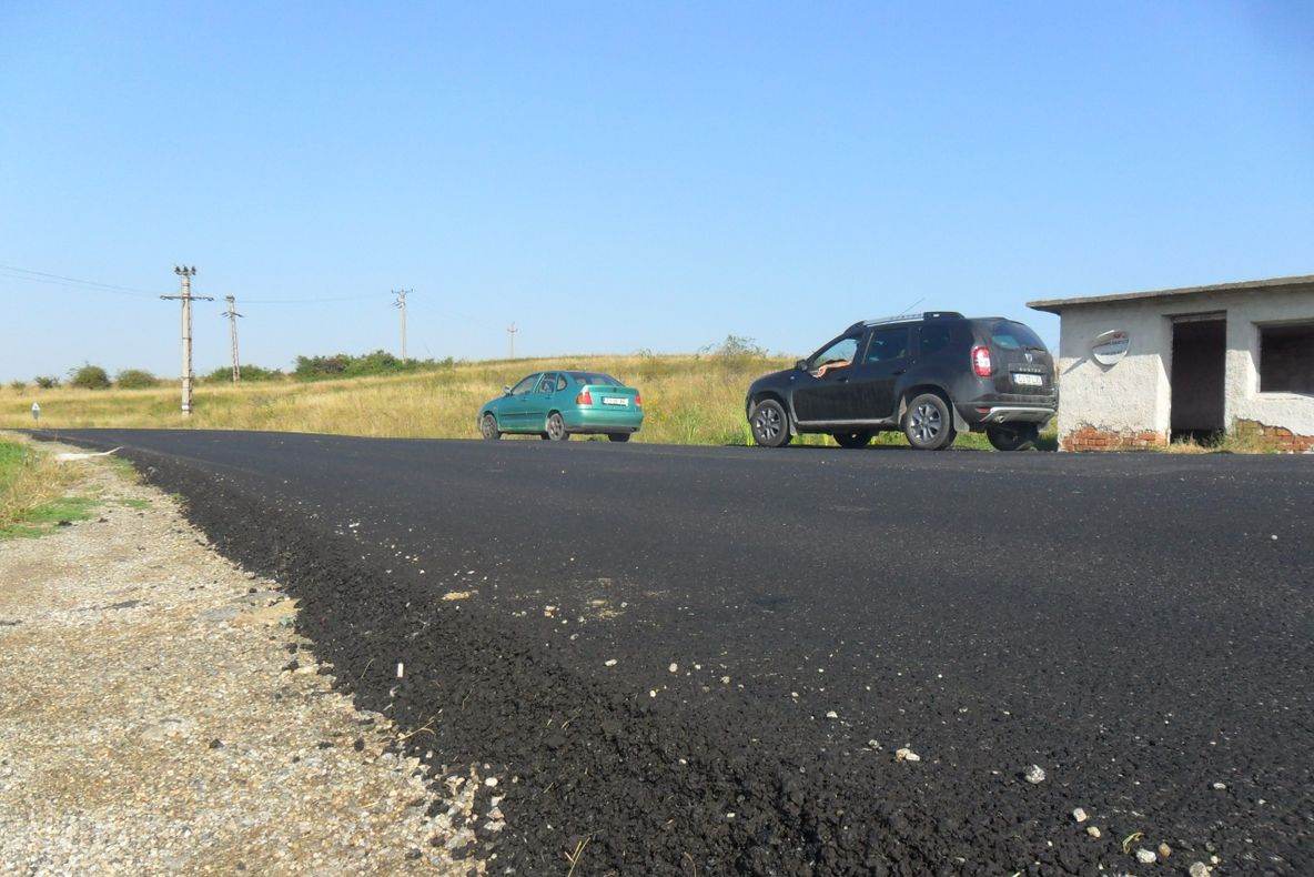 FOTO | Consiliul Județean a finalizat asfaltarea ultimului sector de pe drumul județean 108C, pe direcția DN 1 – Ardeova - Mănăstireni