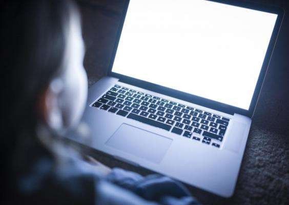 Caz şocant la Cluj: bărbat arestat după ce a convins o fetiţă de 9 ani să îi trimită fotografii indecente