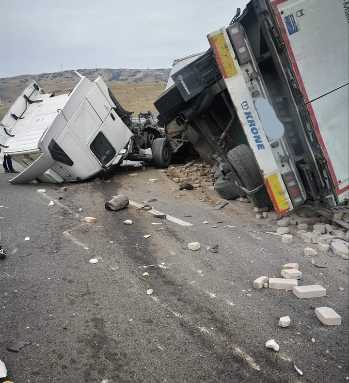 VIDEO | Accident grav pe Autostrada A10 Sebeş – Turda! O victimă a fost preluată cu elicopterul SMURD