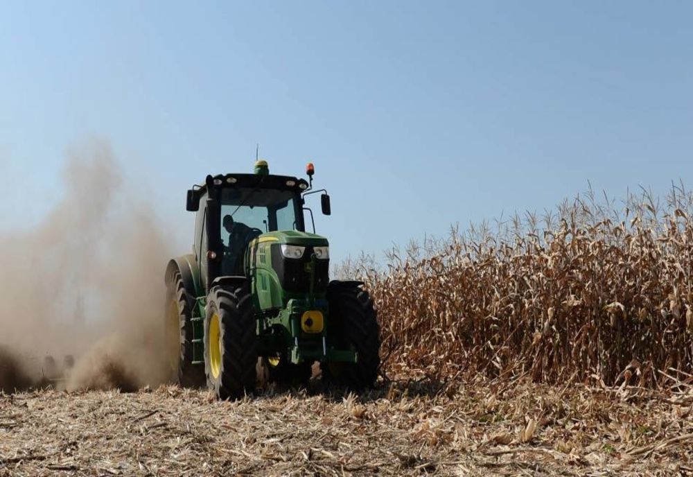 Fermierii pot depune la sediile APIA cererile de plată pentru rambursarea ajutorului de stat pentru motorină