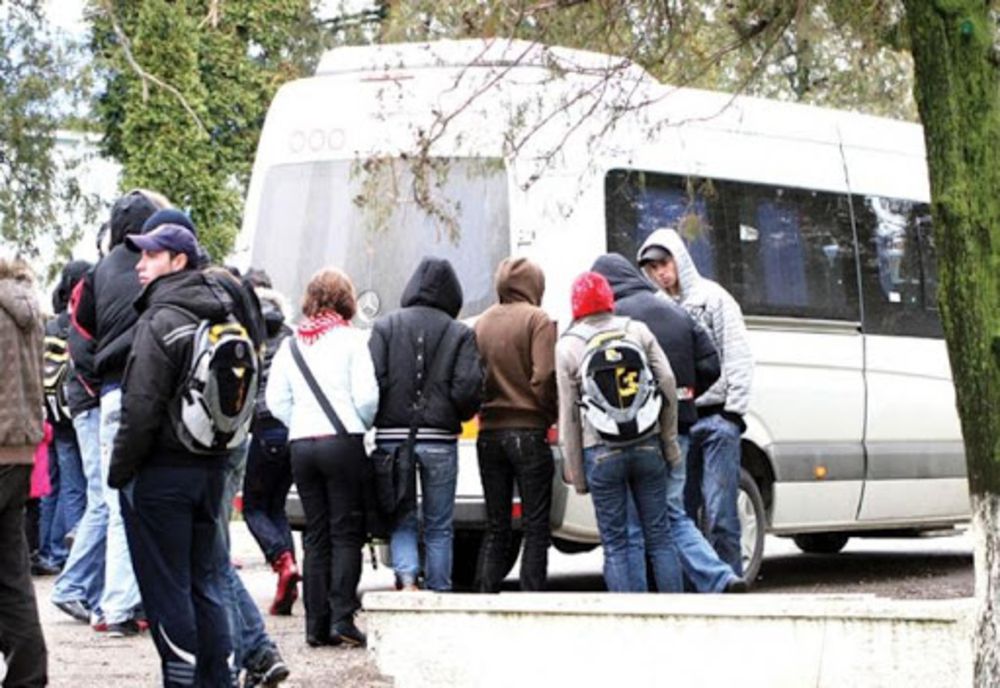 Elevilor de liceu li se vor deconta cheltuielile de transport 