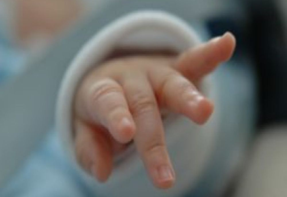 Caz șocant în Dej! Copil de 9 ani lasat aproape în stare de putrefacție de către mama lui