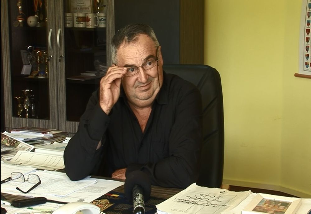 Un primar din judeţul Cluj a refuzat acordarea burselor şcolare cu citate din Biblie